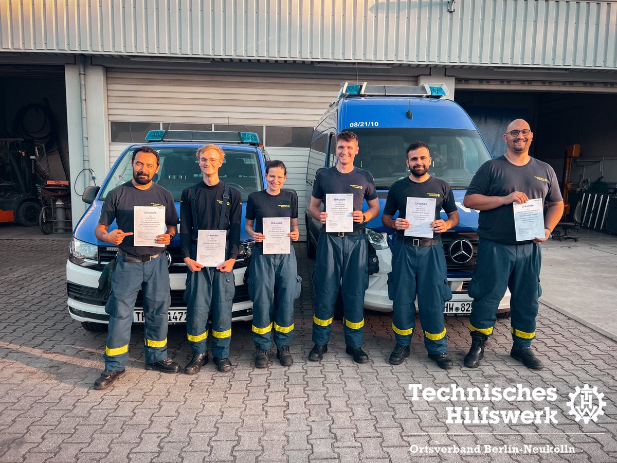 ℹ️Spannung bis zum (Ab)Schluss - unsere fünf Neuköllner #THW-Anwärter und unsere Anwärterin
haben am 16.9. ihre Abschlussprüfung geschafft. Jetzt verstärken sie die Bergungsgruppe und die Fachgruppe Wassergefahren. Herzlichen Glückwunsch! #Grundausbildung #Ehrenamt