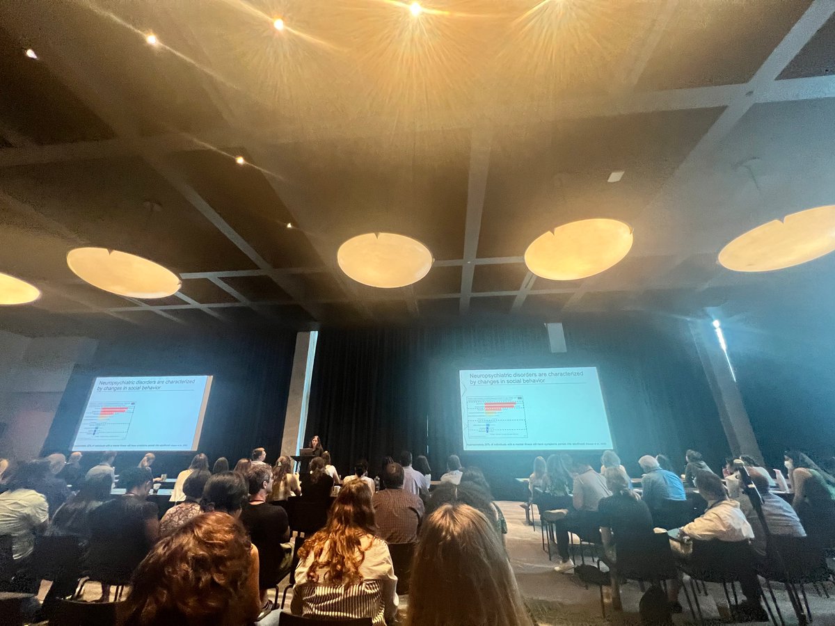 RFUBrainSci's tweet image. @Nicole__Ferrara representing the #BSI to a packed crowd at #Pavlovian2023!
