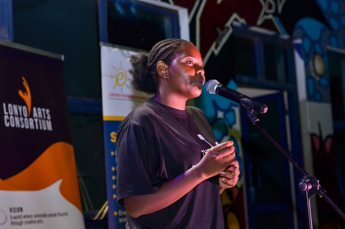 vivianholmes003's tweet photo. I had so much fun Co-hosting with @jordanmegolonyo and performing poetry at #MamaSaid show alongside my talented @KlanUg Family. 

#poetry #women #girls #OnePoem #OneNet #OneMother https://t.co/0WTAjTJybM
