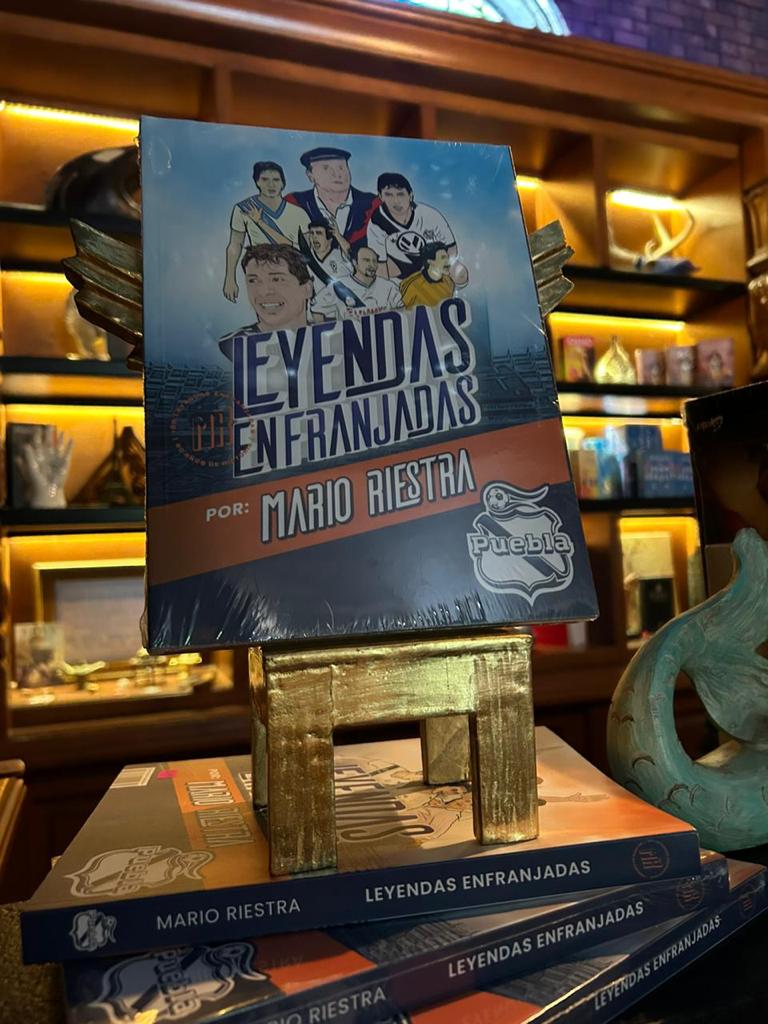 LEnfranjadas's tweet photo. ¡Ya nos puedes encontrar en @LatticeLibreria ! 100 leyendas en 80 años de historia Club Puebla #LeyendasEnfranjadas escrito por @marioriestra https://t.co/nhQnJKooul
