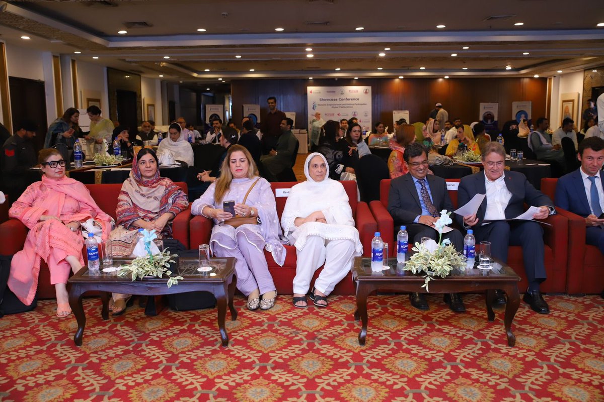 Aasiya74's tweet photo. Showcasing of woman empowerment and political participation by cowater and KPCSW .
 Justice Irshad Qaiser is a wonderful personality .
#KPCSW 
#Cowater 
#JusticeIrshadQaiser https://t.co/NAeR5Xzq5L