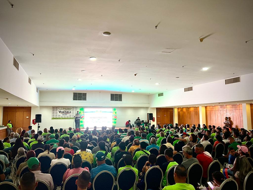 JDC_NE's tweet photo. “La Agenda Venezuela Cambia por la Venezuela Posible recoge un Plan de Empleo y Políticas Salariales, que desarrolla programas de integración, protección y garantía laboral, para el personal activo“.

https://t.co/ER8smYqJcM https://t.co/SAbFAwBbyw