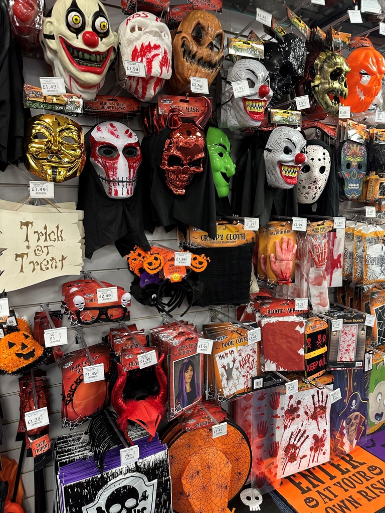 Who's ready for Halloween?!🎃👻 We are at Gee Tee's, we have a wide range of Masks, Decorations, Pumpkin Carving & much more!👿 geetees.co.uk/product-catego…