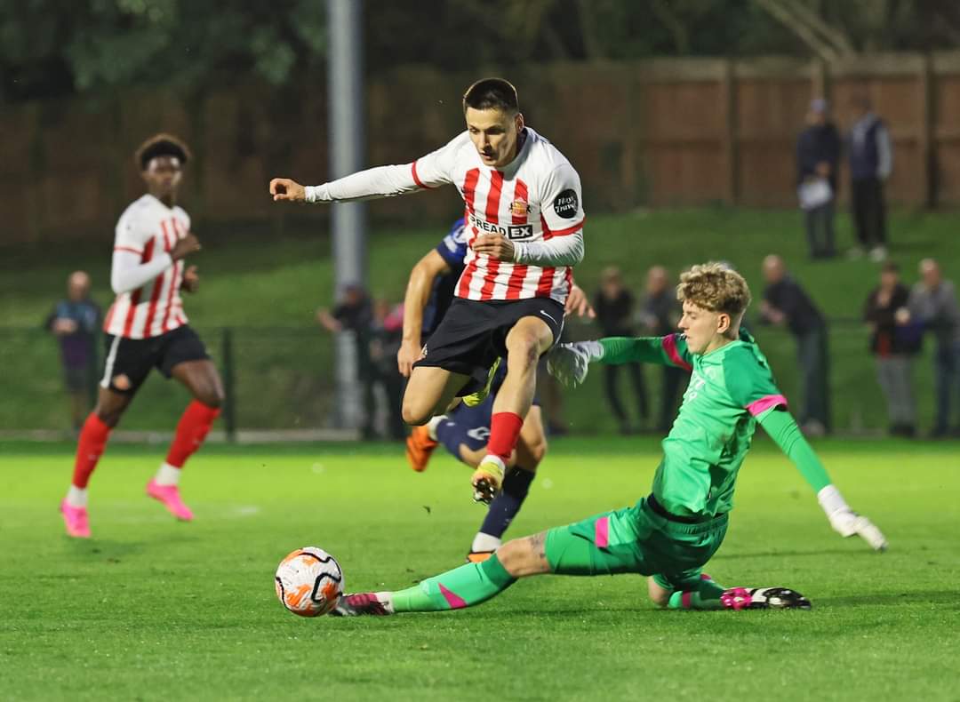 SunderlandFRA's tweet photo. Aouchiche (buteur) et Rusyn ont participé hier au match des U21 face à Derby qui s'est terminé par une victoire 3-1. #SAFCQ https://t.co/1HothKIo12