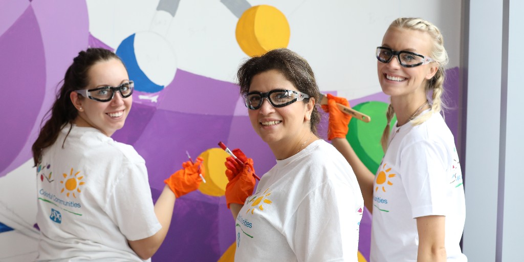 PPG's tweet photo. We're celebrating our 500th #ColorfulCommunities project! More than 80 volunteers brightened the walls at @CarnegieSciCtr.
To recognize the milestone, we've committed an additional $5 million to the program to protect and beautify communities.
#PPGproud #ProtectandBeautify https://t.co/uvNGKjp4NR