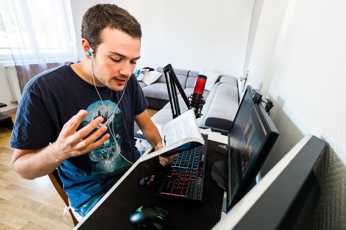 TyaamaxBK's tweet image. ➡️Un manoir hanté, des créatures maléfiques et un héros qui cherche à survivre. Pendant tout le mois d'octobre, ce héros, c'est VOUS ! 💪
Je vous donne rendez-vous ce dimanche 1er octobre, à 21h ! Avec plein de surprises à découvrir sur le live 👀
 ➡️Twitch.tv/tyaamax