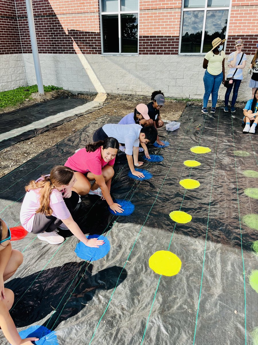 One thing Bobcats know how to do is have fun! Even though #NJHS students were helping our campus on Saturday, they creatively made a huge #Twister! 🤣 An A for effort! ❤️💙🐾🟡 #Believe #WeAreMiller #GamesPeoplePlay 😂