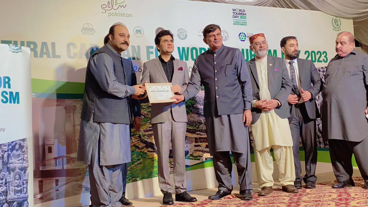 Minister #Tourism @drbalochqb graced the event of #Cultural Carvan for World Tourism Day 2023 organised by #PTDC Islamabad. Federal Advisor to PM for Tourism Wasi Shah and MD PTDC Aftab Rana also attended the event. #WorldTourismDay2023 #WorldTourismDay23