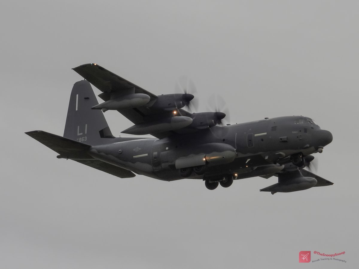 TheSnoopySnoop's tweet photo. #KING11 ๐บ๐ธ HC-130J Combat King II #AE5F10 16-5863 'LI' (Long Island?) NY ANG, USAF 102nd Rescue Squadron
Landing at Belfast during dusk tonight, arriving from Kangerlussuaq, Greenland
#avgeek #planespotting #nikonphotography #aviationphotography @ https://t.co/EncU34qOdM