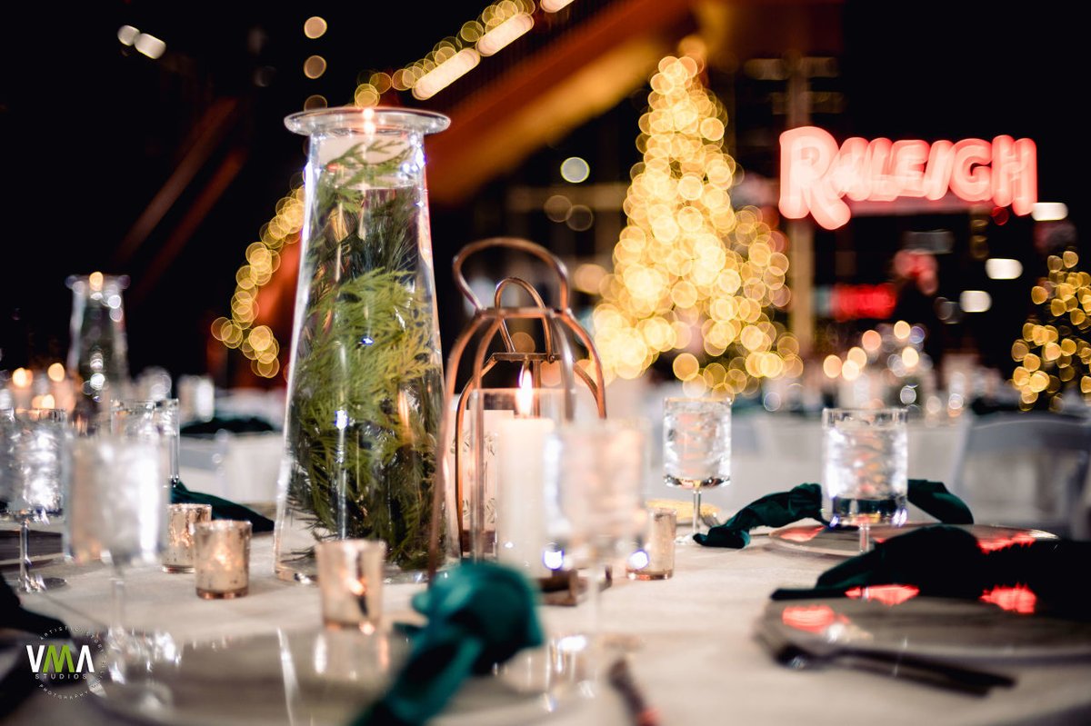 The Holiday season is around the corner! Need a space to throw a company holiday party that no one will forget? We've got you. 😉
-
-
📸 @vmastudios
📔 @theperfectplannc
🍲@undertheoakcatering
🪑 @curatedeventsraleigh
🕯️@tableofcontentsnc