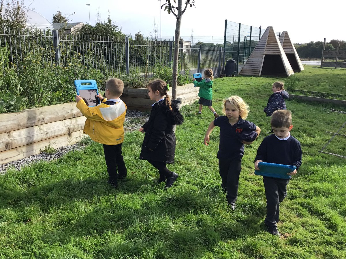 ysgolyddraig's tweet photo. #YYDHensol We know that we belong to Ysgol y Ddraig, so this week we have been exploring our wider grounds to see some of our amazing learning spaces. We talked about how to be safe, responsible and respectful in each area. #YYDCynefin https://t.co/qizUm9behq