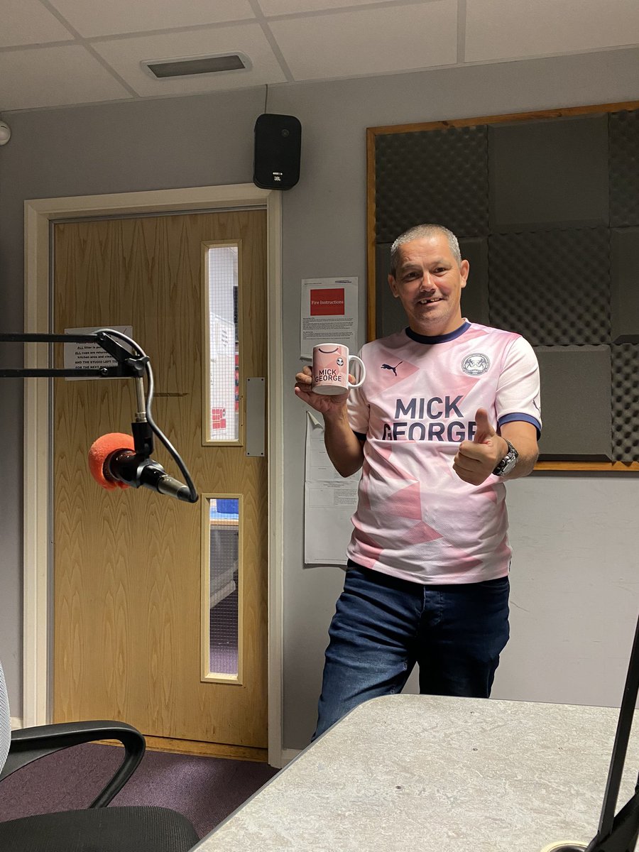 yourpcrfm's tweet photo. Chris McDaid getting ready for the @theposh match in the @Carabao_Cup this evening. He is hoping his lucky streak of The Posh being unbeaten when he Co-presents the PCR Sports Special continues this evening. 🤞🏼

Up The Posh! 🙌🏼
#pcrfm #pcrsports #pufc #utp #football #peterborough https://t.co/OYheenN6VF