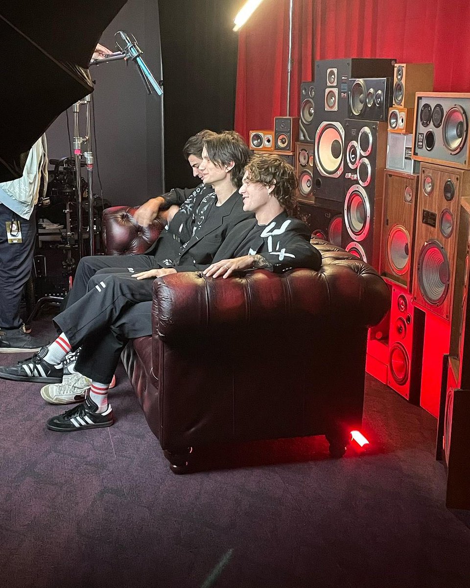 little image tweet media