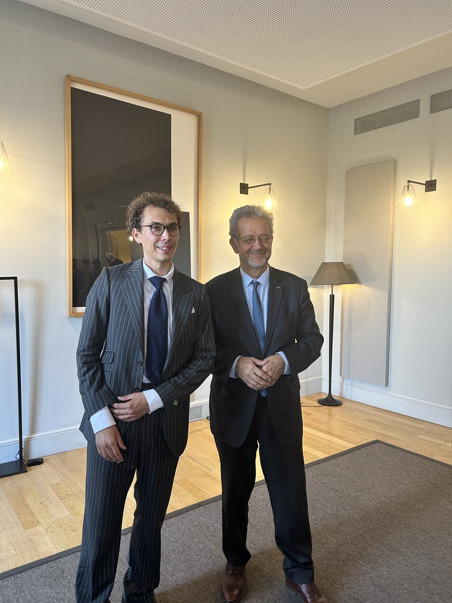 CREAM (@cream_umontpell) on Twitter photo Antoine Oumedjkane reçoit ce soir le prix de thèse du <a href="/Conseil_Etat/">Conseil d'État</a> pour sa thèse « Compliance & droit administratif », dir. Pr. <a href="/PascaleIdoux/">Pascale Idoux</a>.
Cette reconnaissance nous honore.
@ProcyonFulgens est désormais maître de conférences à l’Univ. de Lille.
Sincères félicitations 👏👏👏 Antoine Oumedjkane reçoit ce soir le prix de thèse du <a href="/Conseil_Etat/">Conseil d'État</a> pour sa thèse « Compliance & droit administratif », dir. Pr. <a href="/PascaleIdoux/">Pascale Idoux</a>.
Cette reconnaissance nous honore.
@ProcyonFulgens est désormais maître de conférences à l’Univ. de Lille.
Sincères félicitations 👏👏👏