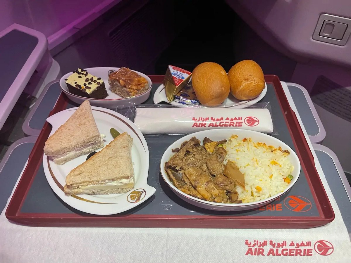 Algeria3New's tweet image. AIR ALGERIE |

Avec l’initiative dans le cadre du plan de restructuration d'Air Algérie qui vise également à positionner l'aéroport d'Alger comme un hub continental &amp;amp; international de 1er plan, le ministre des Transports, Youcef Cherfa lance la construction d'un nouveau centre de