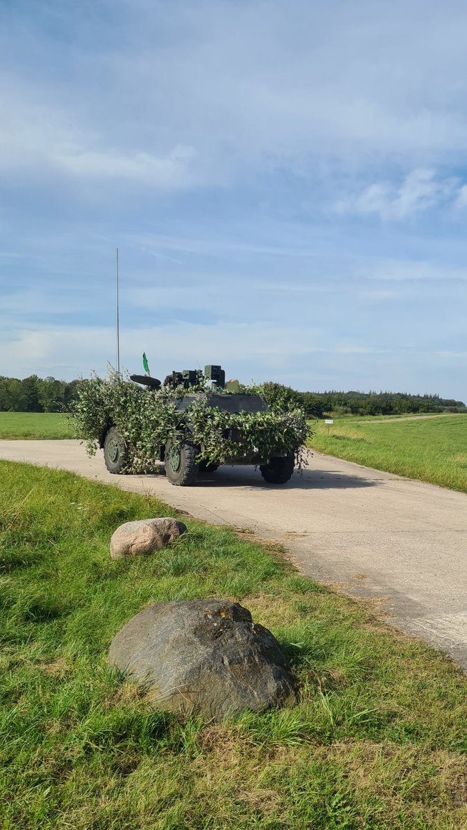 AndreasRFischer's tweet photo. Dienstalltag der Gegensätze in der #RotenZwoten des #HeerAmMeer. #Gefechtsschießen in #PUTLOS und #Blutspende in der #Patengemeinde #SCHÖNWALDE a.B.
DANKE an alle freiwilligen Spender|innen🩸sowie die ehrenamtlichen Kräfte des @DRKinSH.
#BlutRettetLeben #BundeswehrInOstholstein https://t.co/hEi9OePkZp
