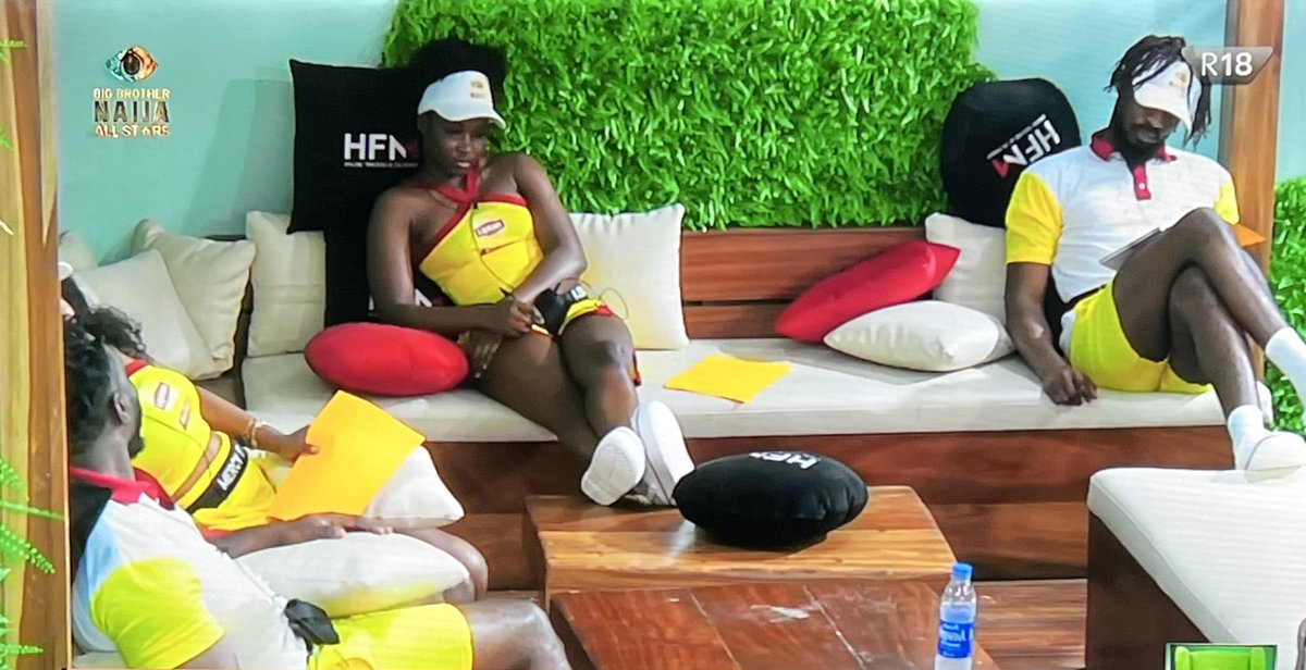 Do you noticed that it is only Ilebaye  not seen actively trying to pen down an emotional speech to an ex-housemate. Perhaps there’s no ex-HM friend to write about? 🤔 #BBNaijaXLIT #LITAllSzn #ChopBetaLife
#BBNaijaXLIT #BBNaijaAllStars #BBNaija #ilebayex120million