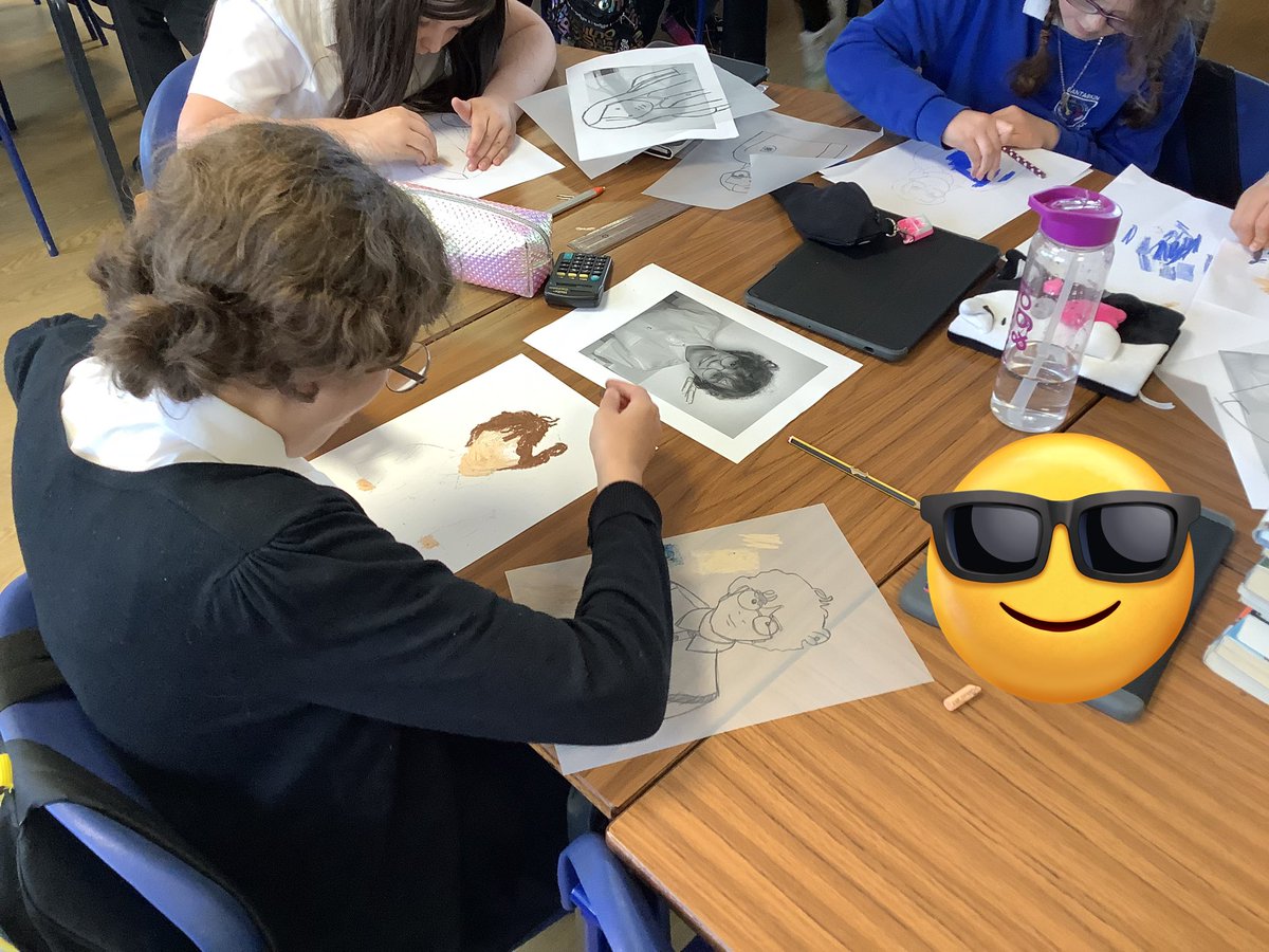 mrsmitchell_l's tweet photo. Today we created more Julian Opie inspired portraits using oil pastels. We traced our portrait outlines, used this to create a negative, then added colour using oil pastels #bantArt #bantCreativity https://t.co/l2zsgdqBko