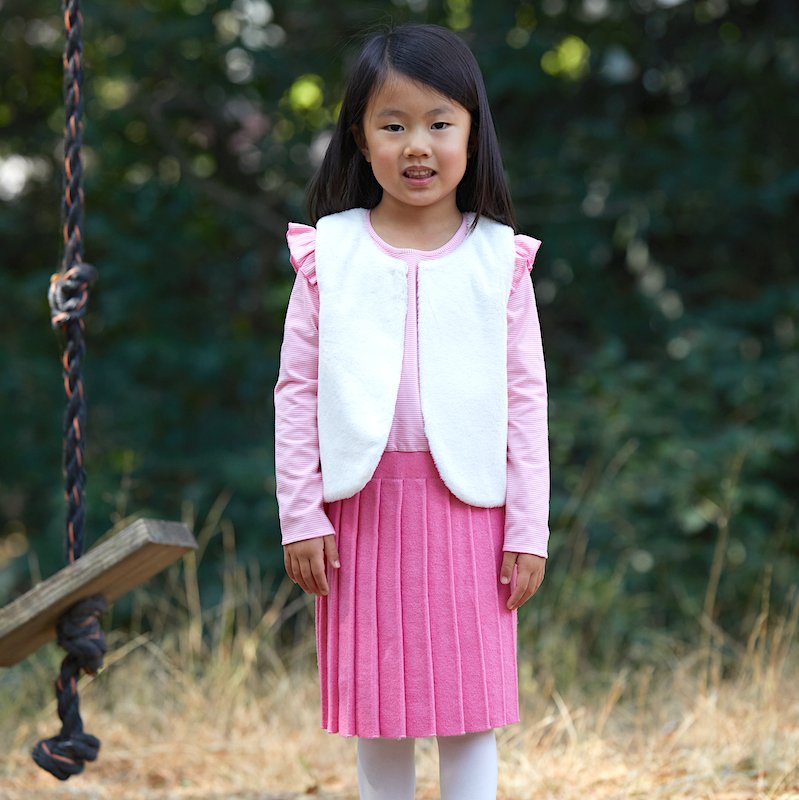 #FALL 🍂 Miss S is ready to welcome this new #season in our Galina #dress + Dakota faux fur vest ❤️ Ruffles + pleats = 😍😍😍 edenandzoe.com/collections/gi… #fashion #style #kids