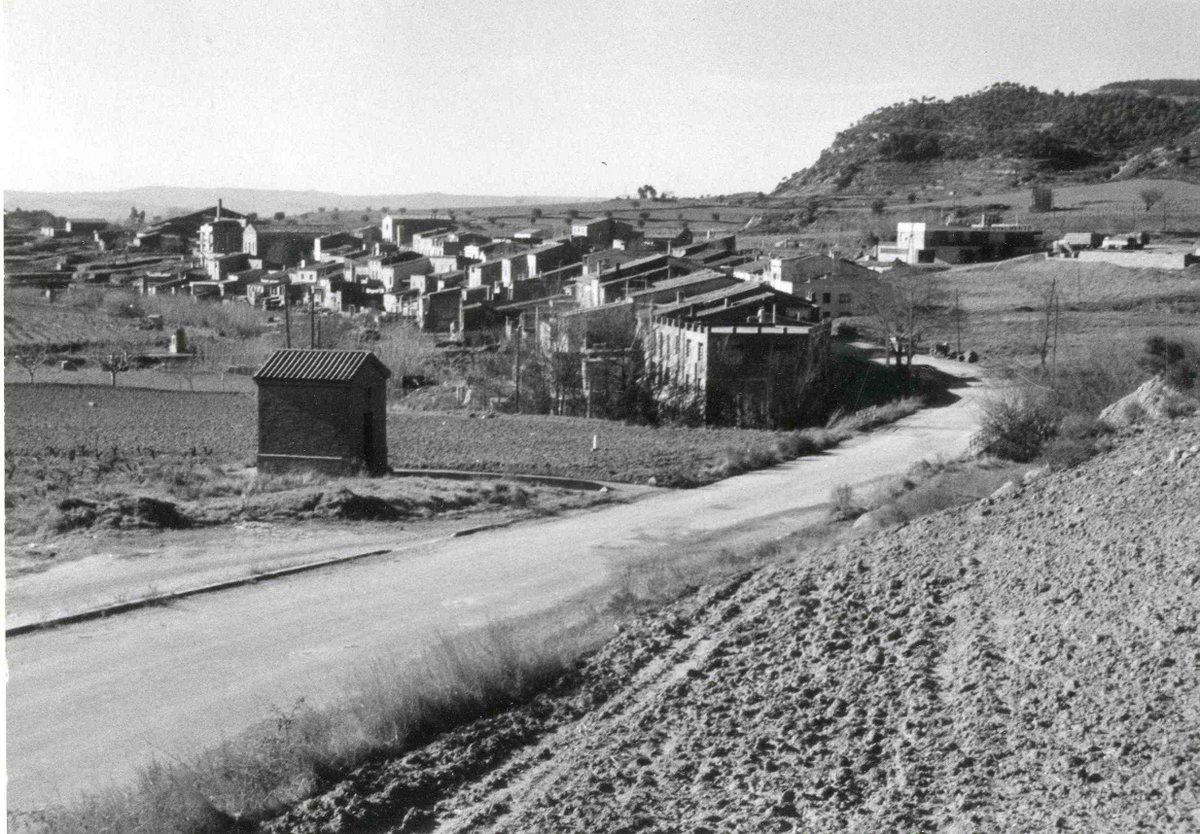 AnoiaHistorica's tweet image. Vistes de Castellolí (1972)

📷: Jordi Mir i Parache
Arxiu Nacional de Catalunya

#anoia #castelloli #historialocal #culturacatalana