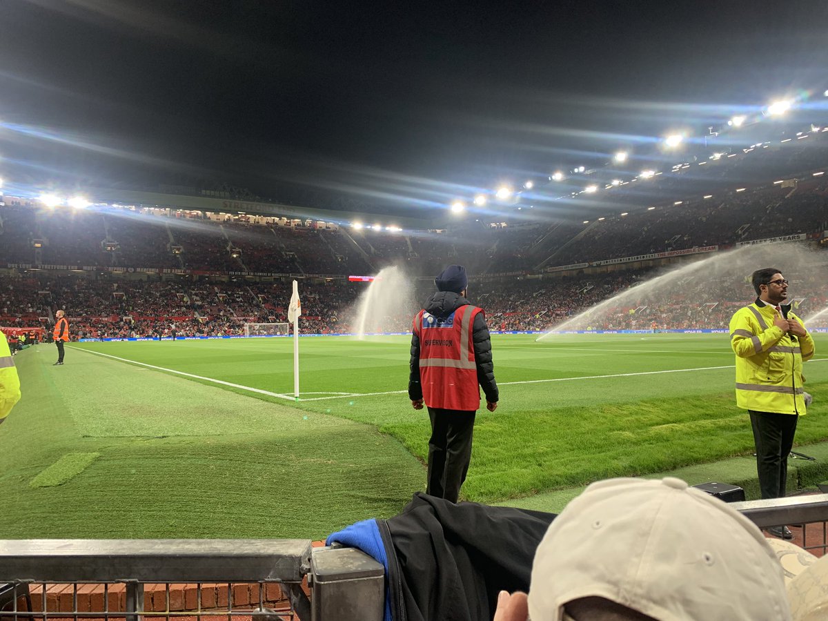 lynettebaronoc's tweet photo. The things you do for work 🙄 good job I love my job! C’mon Palace #Cup #YouthWork #ProperRedLFC https://t.co/cS1R89lVyq