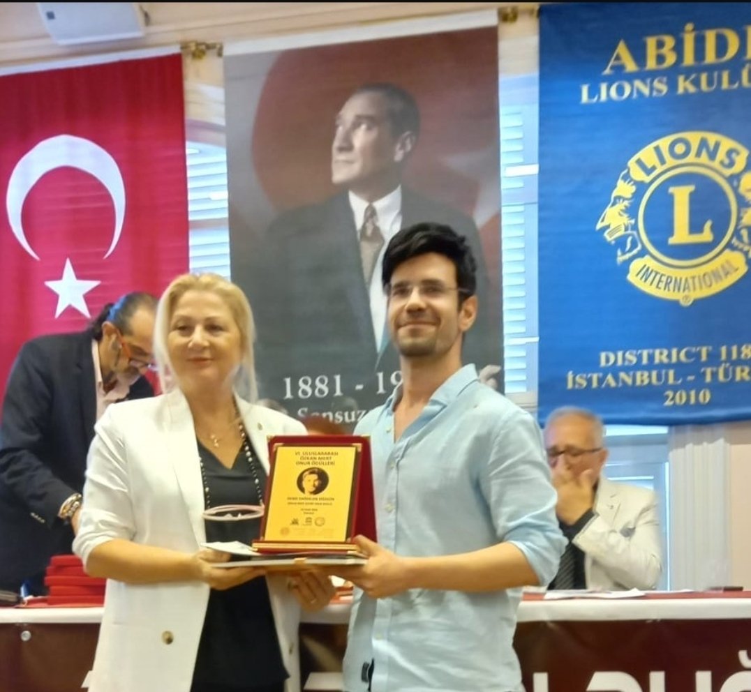 🏆Sincères remerciements pour le prix international Özkan Mert décerné à la plateforme culturelle franco-turque Le Dactylo Méditerranéen !

<a href="/ledactylo/">Le Dactylo Méditerranéen</a>