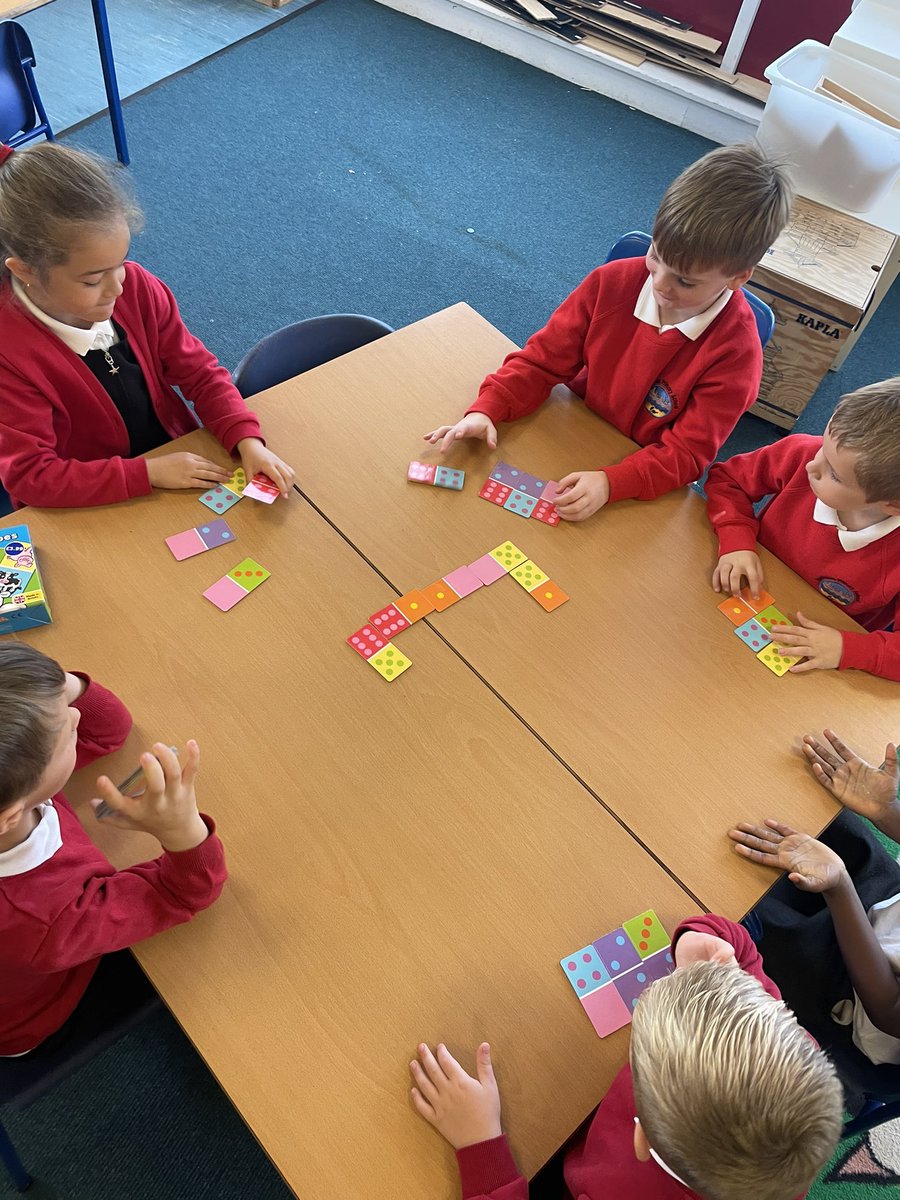 BowhouseP32's tweet photo. Using our hands and brains to play a game of dominoes #MathsWeekScotland #MathsinMotion #BowMaths https://t.co/Wxv7pBTQXm