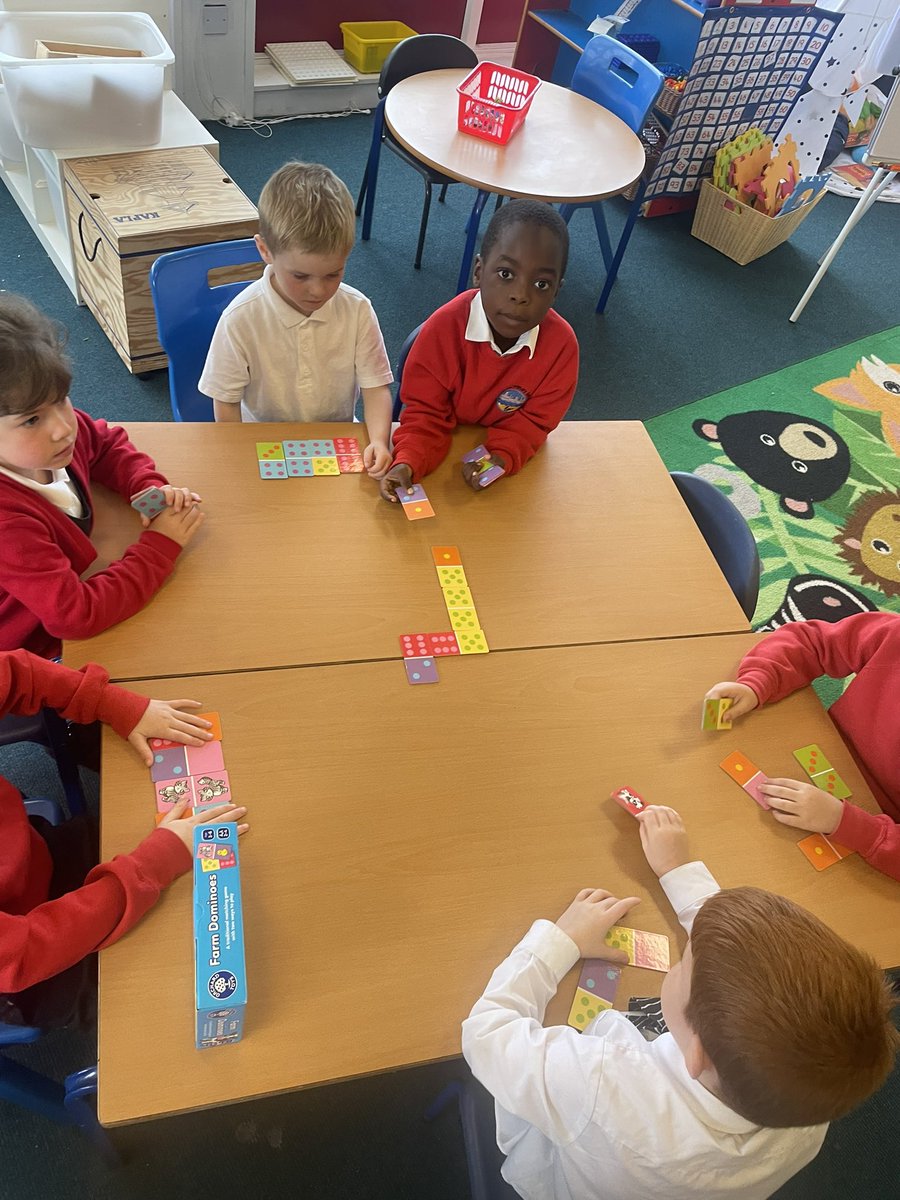 BowhouseP32's tweet photo. Using our hands and brains to play a game of dominoes #MathsWeekScotland #MathsinMotion #BowMaths https://t.co/Wxv7pBTQXm