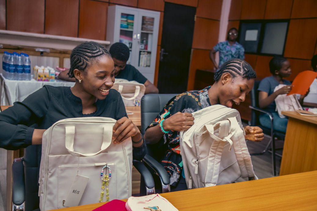 IrisTheeScholar's tweet photo. “As students around the world returned to school this month, The Archewell Foundation supported girls' education and health by sending school supplies and menstrual products to young scholars in Nigeria with The GEANCO Foundation.”📚 https://t.co/FL1ROf3H27