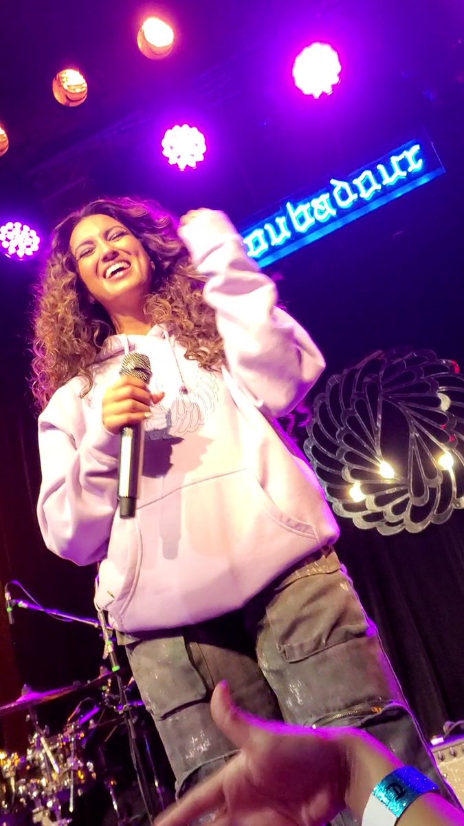tktreasures's tweet photo. soundcheck โ 4
#TakeControlTour #ToriKelly https://t.co/qG2D9NOuvn