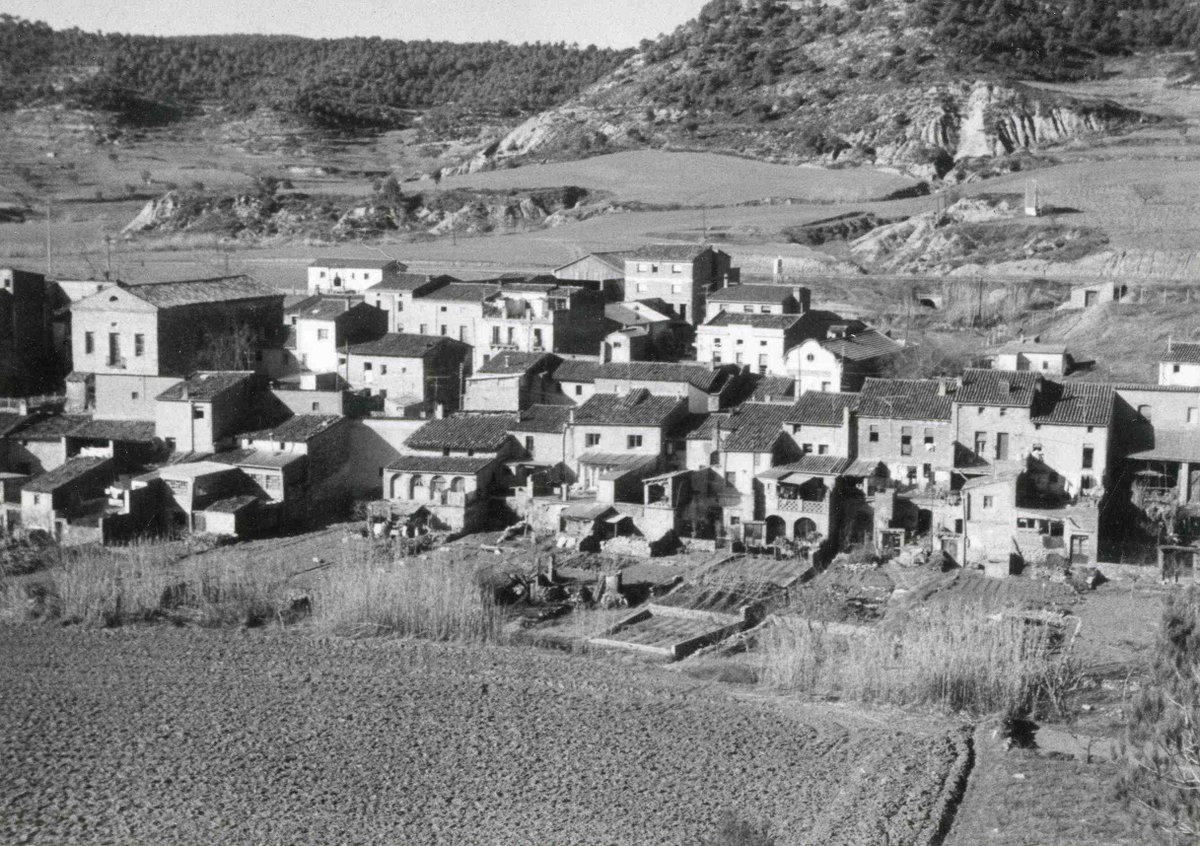 AnoiaHistorica's tweet image. Vistes de Castellolí (1972)

📷: Jordi Mir i Parache
Arxiu Nacional de Catalunya

#anoia #castelloli #historialocal #culturacatalana