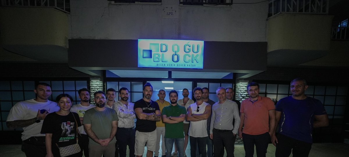stevedabitcoin's tweet photo. Teşekkürler Şanlıurfa, Ayağınıza sağlık güzel insanlar ❤️
Teşekkürler @DoguBlock ekibi 🙏
Hepinizi çok seviyorum, tekrar görüşmek üzere…
#BitfinexFinansalÖzgürlük https://t.co/yODpfepRcu