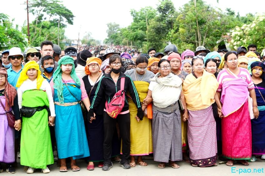 Face-off between Protesters and Security forces at Kwakta and Phougakchao Ekhai, Tiddim Road on 6th September 2023 - Part 2

See full gallery @ bit.ly/48v8tCL

Picture Credit :: Khaba Kh