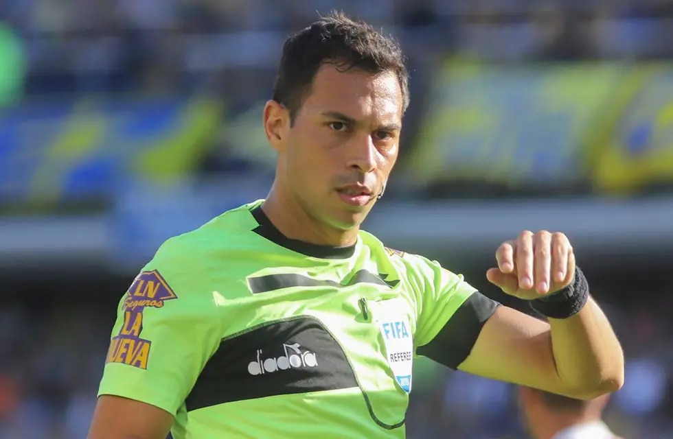 Facundo Tello será el árbitro del #ClasicoSantafesino <a href="/ColonOficial/">Club Atlético Colón ⭐</a> vs <a href="/clubaunion/">Club Atlético Unión</a> ⚽