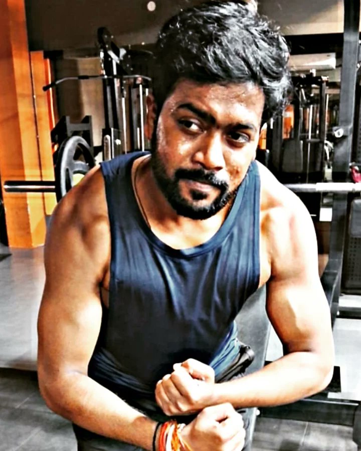 AshishP02413331's tweet photo. Get up, Dress up, Push up.

@ashishpariharknp21

.
.
.
.
#fitnesstadaka #gym #bodybuilding #motivations #gymphotography #strength #fitnesslifestyle #hardwork #style #fitnessmodel #cultfitness #instafit #instagram #Twitter #twitterblades https://t.co/fkd86v2QMV