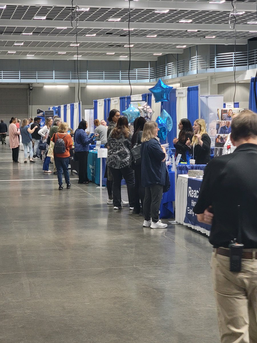 careerforcemn's tweet photo. The St. Cloud Area Career Fair is happening now! Stop by and meet with nearly 100 local employers from a variety of industries and job types. We're here at the River’s Edge Convention Center until 4pm. Don't miss out! https://t.co/meKATRzn5r #MNWorkforce https://t.co/RJJ7oH298G