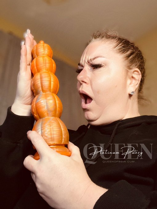 This new toy is so cute but HUGE!  Who thinks they can handle it? 🤔 https://t.co/ywZ4FiDzYf