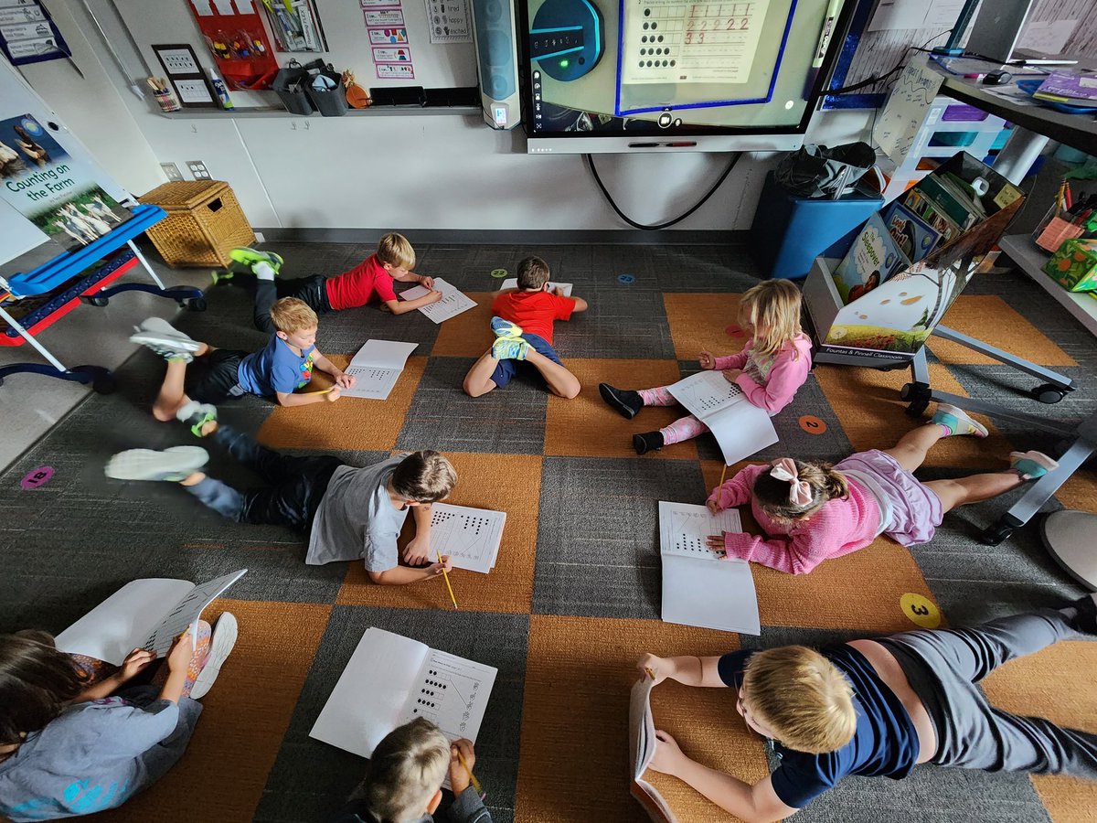 DegroodMegan's tweet photo. Play and practice makes better! 
#teamwork #kindergartenkids #socialemotionallearning #purposefulplay #numberwriting https://t.co/fZaSq3ouU7