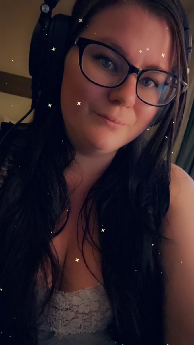 AtrolynnRae's tweet image. Time to work on Beast and Belle and give Dark!Rae a forever home! Live on the purple site, link in bio!