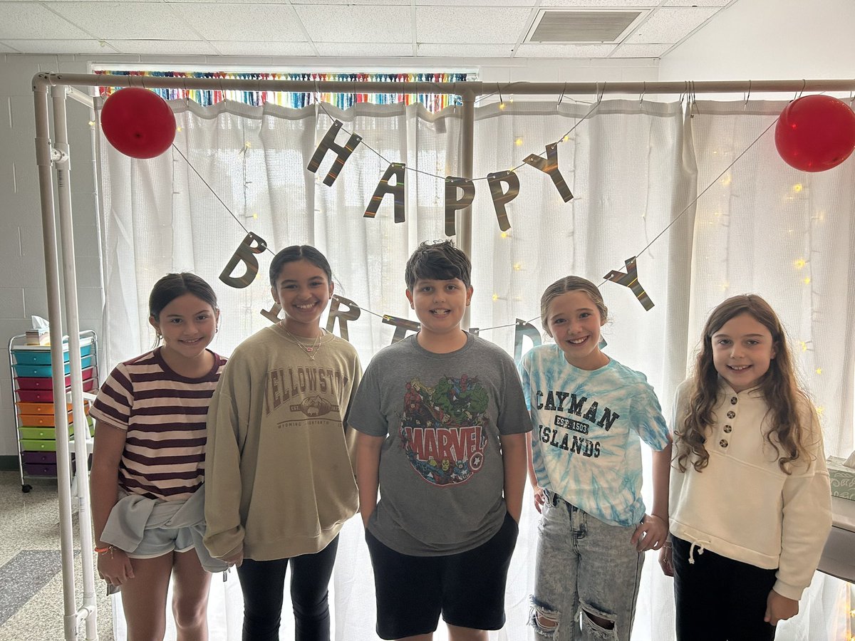 FosterKindness's tweet photo. had the best time celebrating this little swiftie today for lunch 🥰 with an extra special surprise from the lovely, @CardwellTeachMe ♥️ @MsCampbelll @BernsTeacher https://t.co/WFWm2FpNJ6
