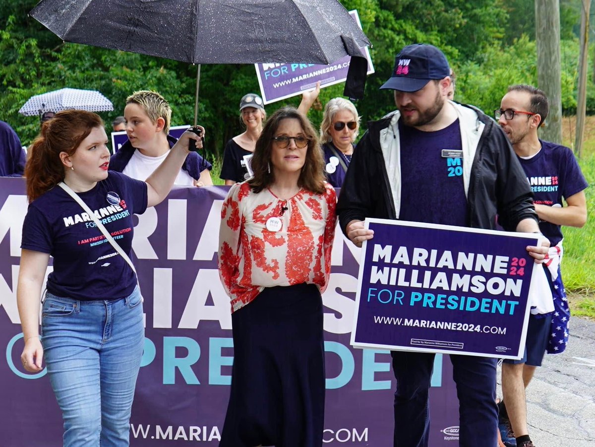 As a Former Paraeducator Union Co-President and a Pro-Union Legislator in the Granite State, I can proudly say that @marwilliamson is the only candidate for President who will unite labor movements and march alongside them, putting workers rights first! #Marianne2024 #ShesWithUs