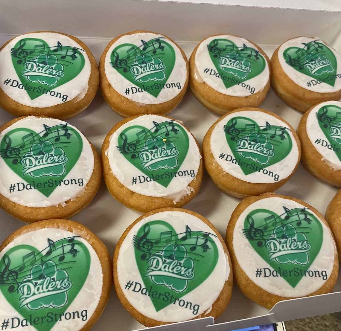 Together, we can get through our darkest days! Thank you, ⁦<a href="/dunkindonuts/">Dunkin'</a>⁩ of Old Bethpage for the #DalerStrong treats. We are so grateful for the love and support. 💚 ⁦<a href="/DalerBand/">FHS Marching Band</a>⁩ ⁦<a href="/FHSDalers/">FHS Dalers</a>⁩ ⁦<a href="/farmingdalepta1/">farmingdaleptacouncil</a>⁩