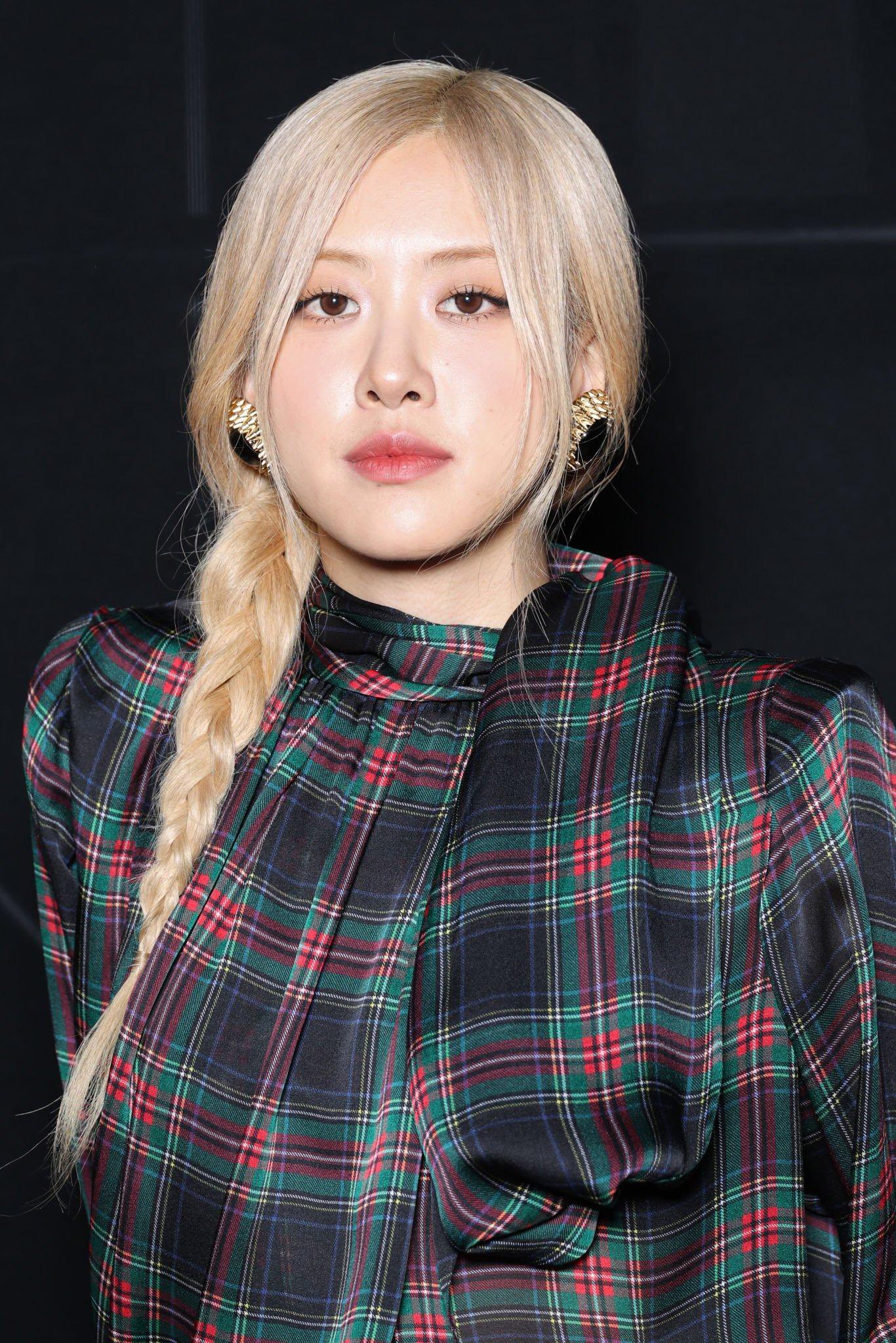 21 on X: Rosé attends the Saint Laurent Womenswear Spring/Summer