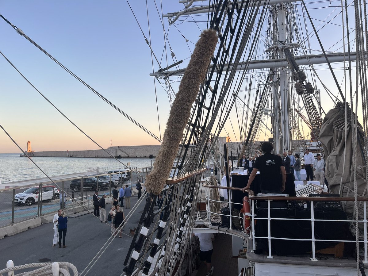 NATORvoën tweet media