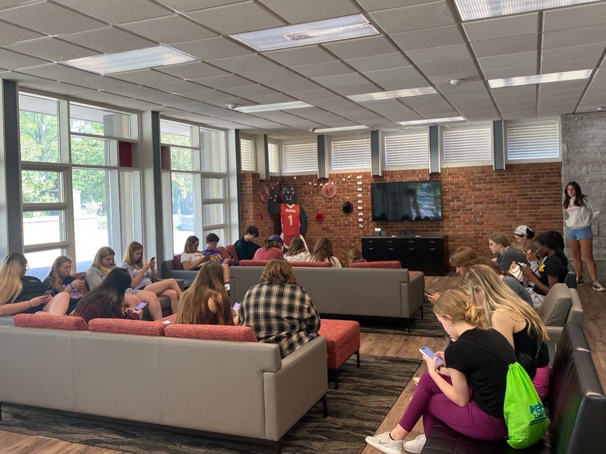 AHSCollegeCentr's tweet image. A beautiful day to tour @DruryUniversity with my @AfftonHS students! Great athletic facilities for their NCAA DII teams. We met the University President and was taught about Drury Fusion credentials (all graduates walk away with three for employment) Go Panthers!