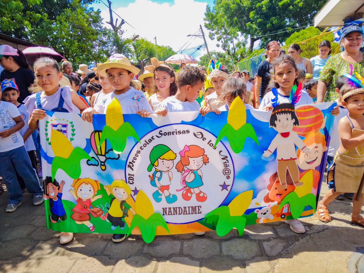 #26DeSeptiembre | Niños y niñas celebran el día Nacional del Maíz 👧🧒💃🎶🌽

📍 Nandaime, Granada

📸<a href="/db_nicaragua/">BARRICADA - Nicaragua</a>
#AmorANicaragua #OrgullosDeMisRaices #CulturaNica