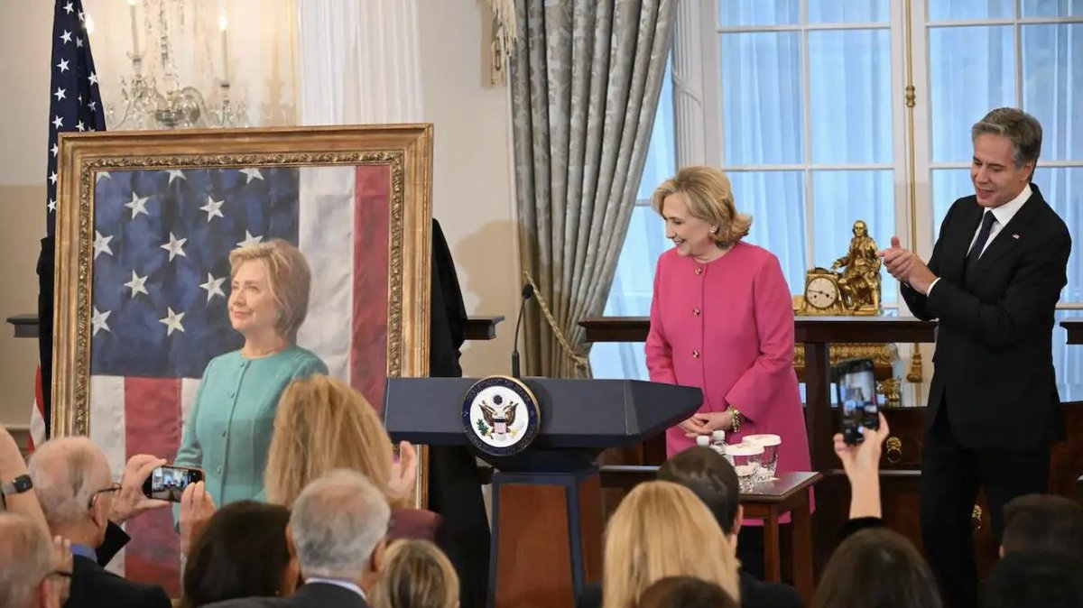 girlsreallyrule's tweet image. Former Secretary of State Hillary Clinton’s official portrait was unveiled Tuesday at the State Department, where current Secretary of State Antony Blinken lauded Clinton’s work and praised her for “calling out” Putin “for who he really is, from the start.”