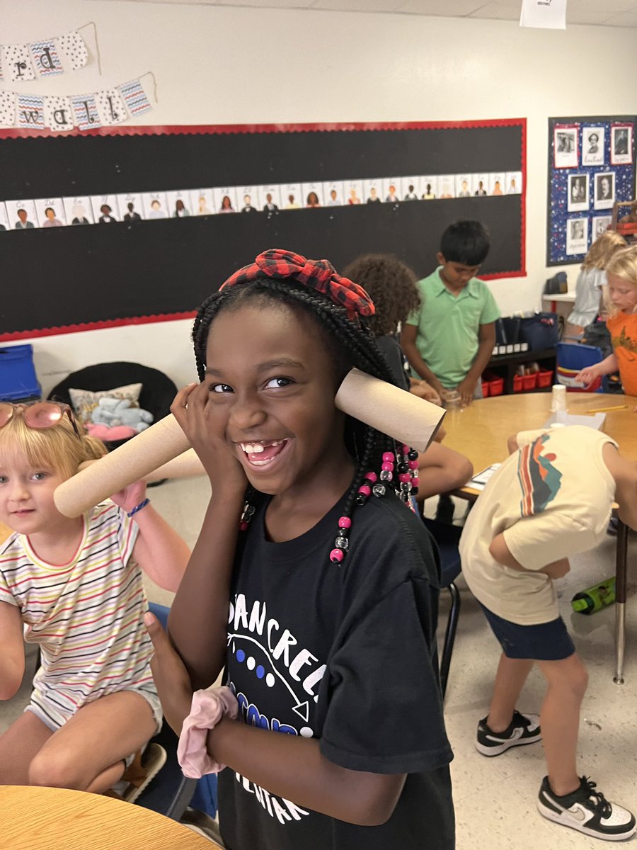 Sekiser's tweet image. These science sound stations are making learning LOUD and sending out good vibrations. 🙌🏼♥️ #LISDscience