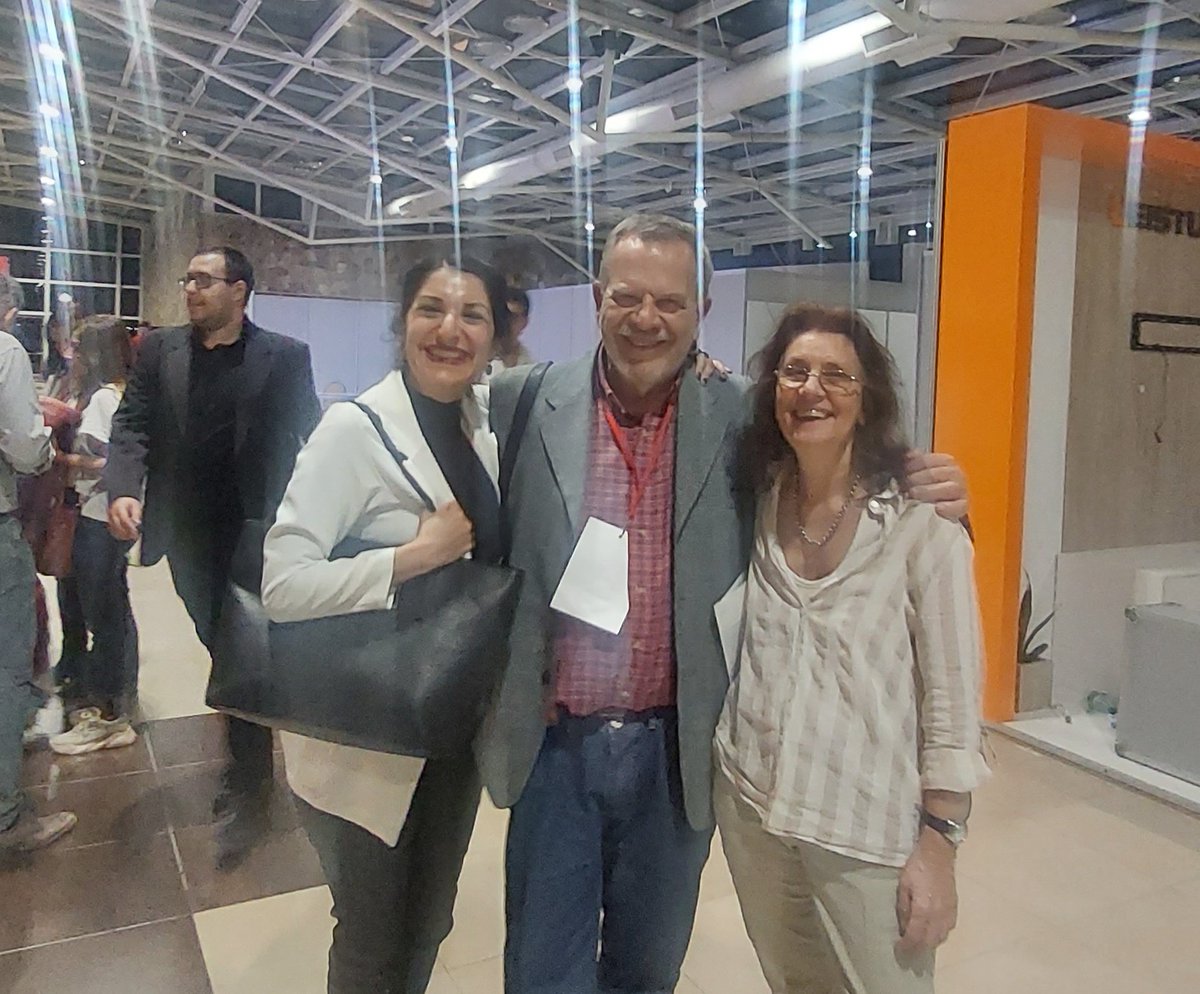 BioeticaSati's tweet photo. Recuerdos del Congreso de la @SATIarg en donde abordamos aquello relativo a las cuestiones bioéticas que atraviesan el final de la vida. 
Talleres, mesas redondas y debates   que habilitan otras miradas sobre aquello que acontece en la UCI. https://t.co/oRafWpGo8X