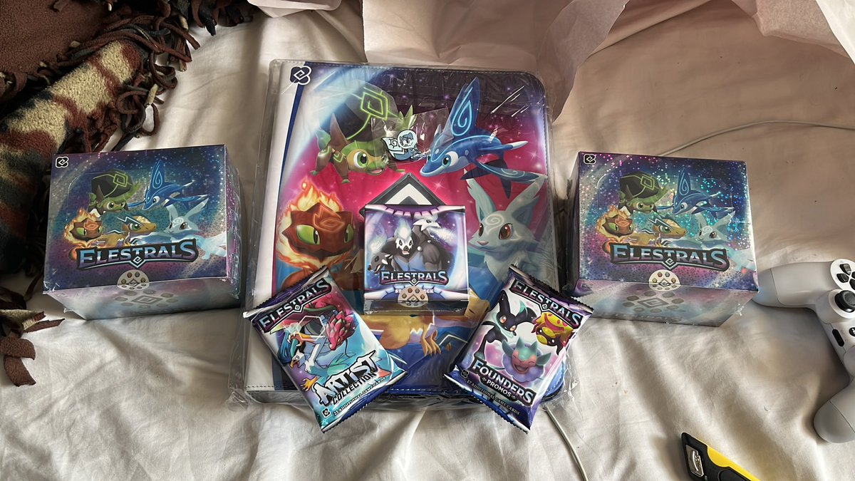 failselective's tweet image. WOAH the @Elestrals  package came in! Stoked to crack this all open!